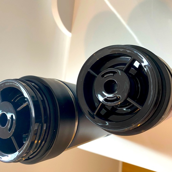 NESPRESSO Medium and Large Nomad Travel Mugs- NEW! - Picture 5 of 5